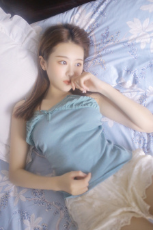 光屁股的女生内裤